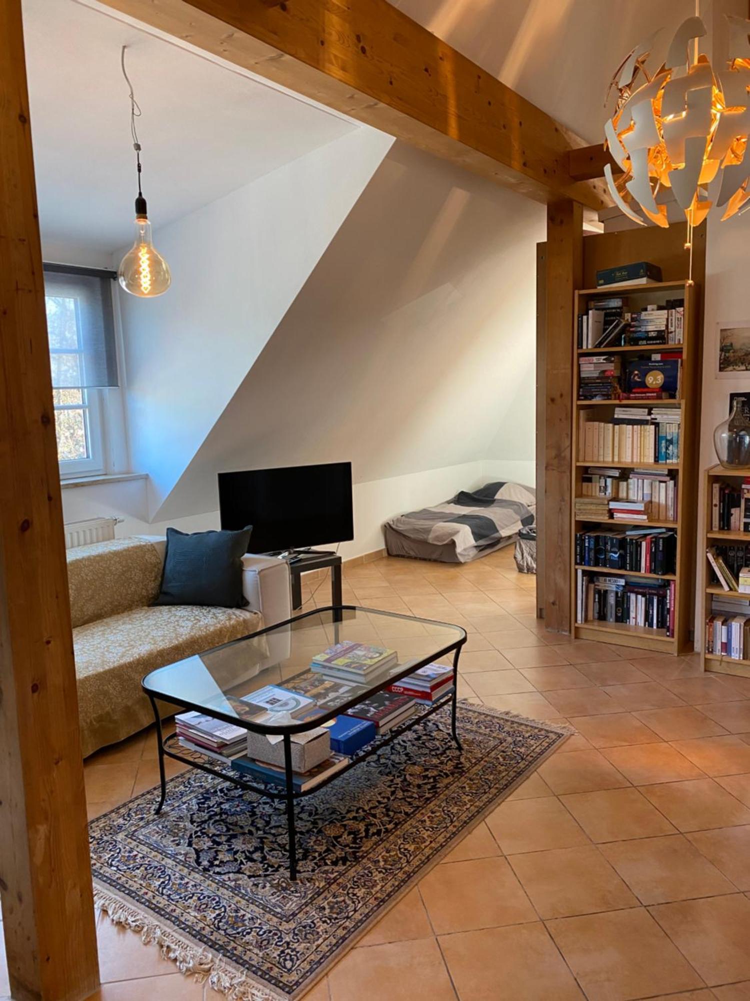 Helle Und Ruhige Dachgeschosswohnung Múnich Exterior foto