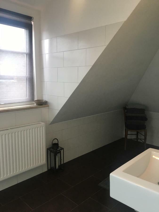 Helle Und Ruhige Dachgeschosswohnung Múnich Exterior foto
